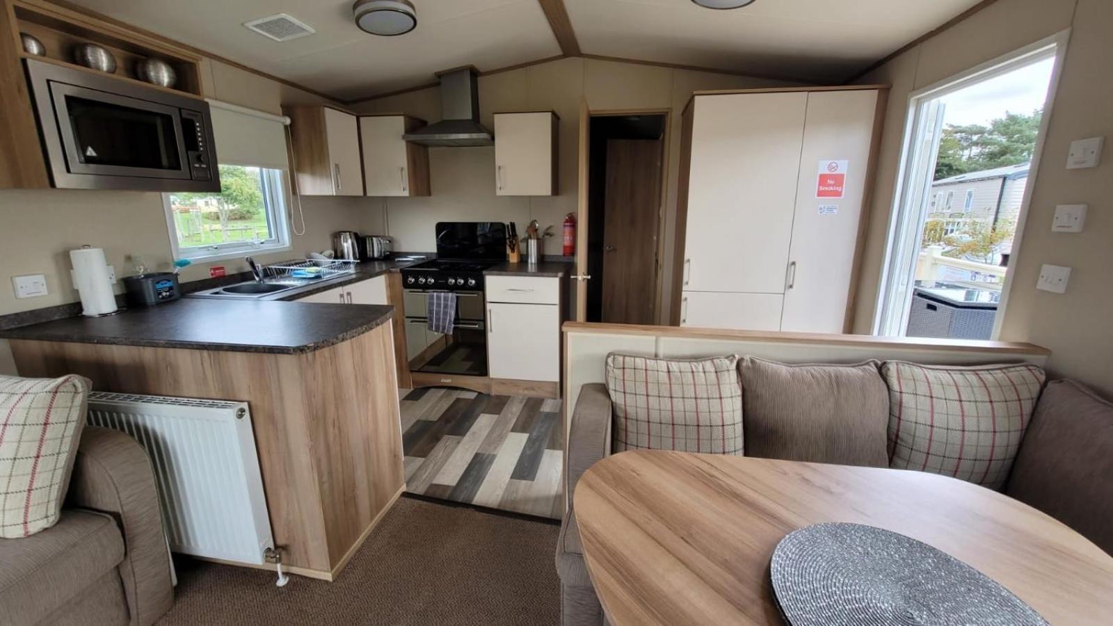 Tattershall Lakes Kingfisher Caravan 8 Berth With Hot Tub & Wifi Ngoại thất bức ảnh