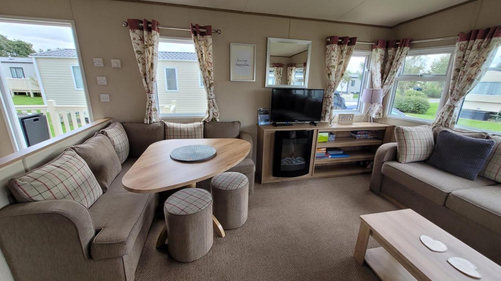 Tattershall Lakes Kingfisher Caravan 8 Berth With Hot Tub & Wifi Ngoại thất bức ảnh
