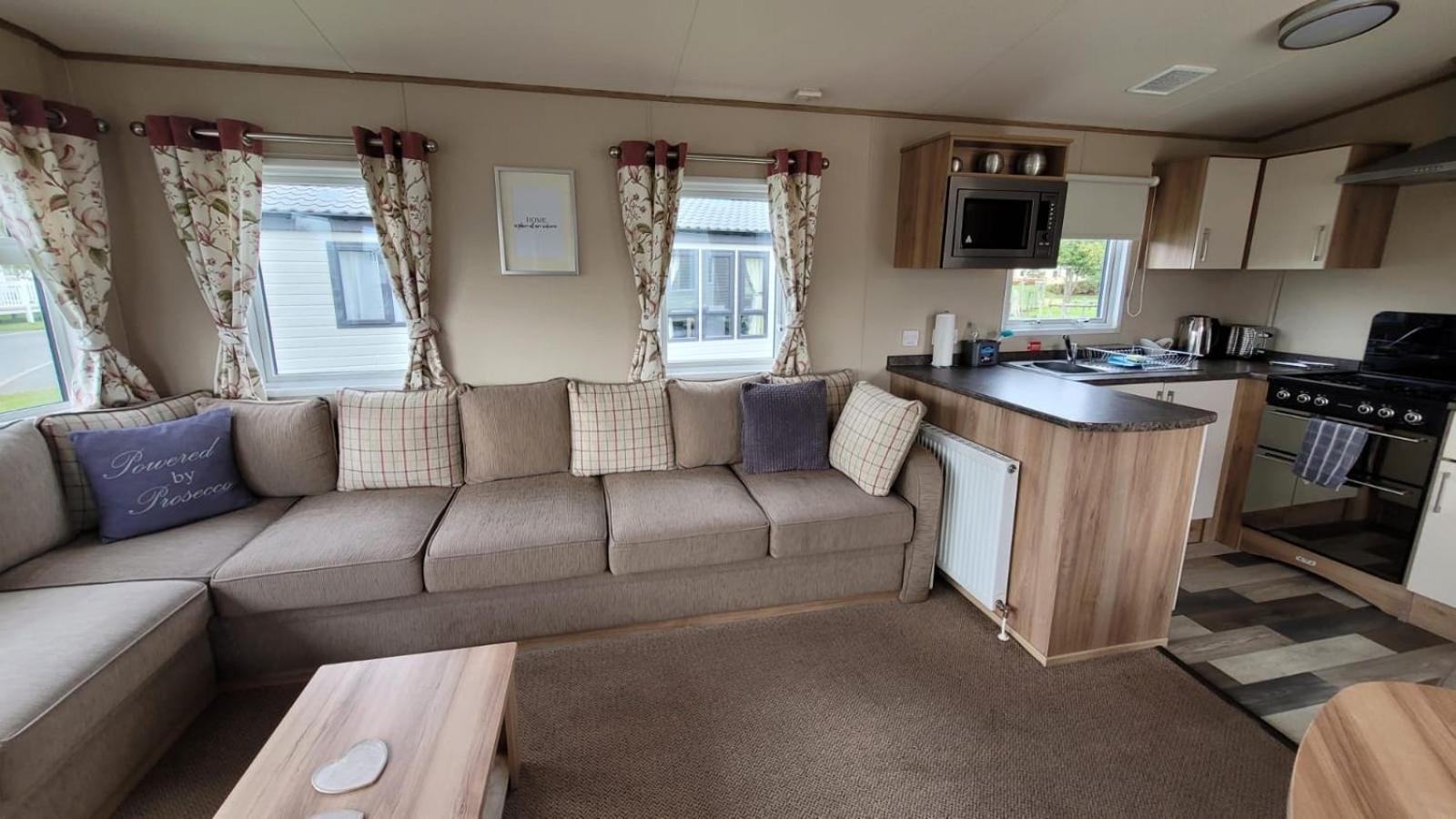 Tattershall Lakes Kingfisher Caravan 8 Berth With Hot Tub & Wifi Ngoại thất bức ảnh