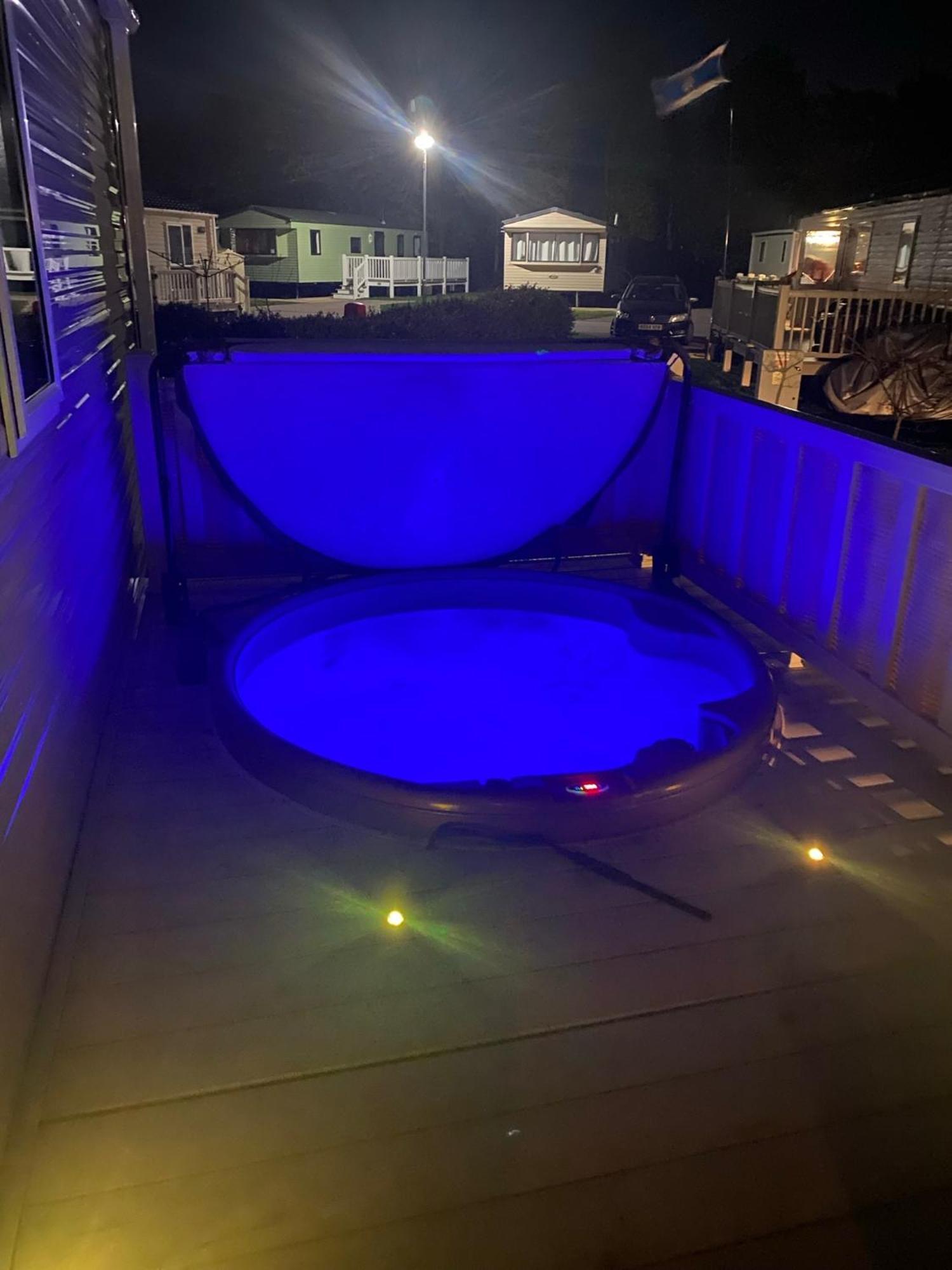 Tattershall Lakes Kingfisher Caravan 8 Berth With Hot Tub & Wifi Ngoại thất bức ảnh